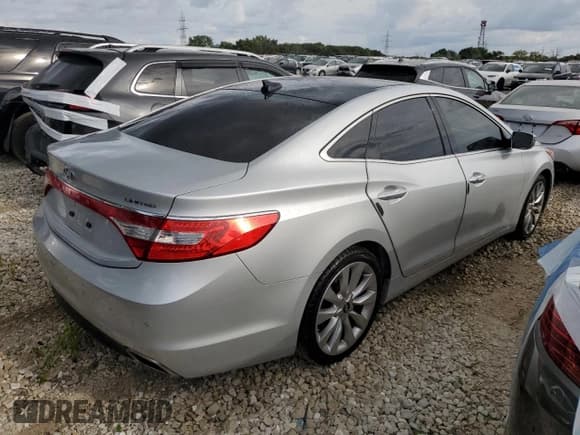 ✅ 2016 Hyundai Azera Limited • VIN: KMHFH4JG0GA549266 • Lot: 69651245. Listed on Copart with 80,410 mi. Free auction sales archive from the USA and detailed vehicle history report at DreamBid. Image 3.