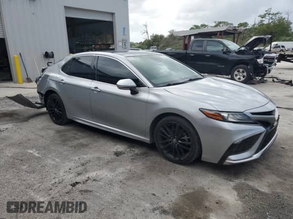 2021 Toyota Camry XSE z VIN 4T1K61AK9MU486797, wystawiony jako Copart lot #84813975 z przebiegiem 78 109 mil mil oraz Czysty tytuł • Clean title. Historia ofert i sprzedaży dostępna na DreamBid. Obrazek 4.