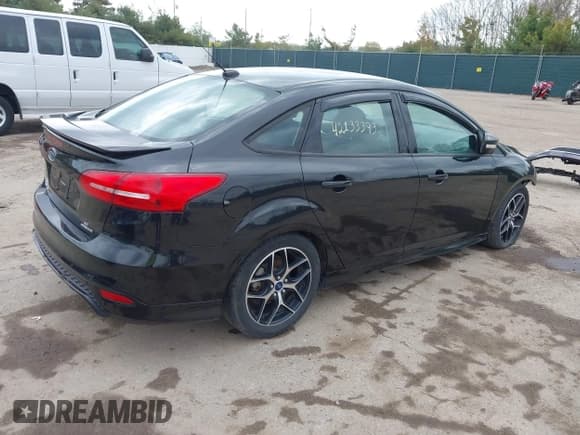 ✅ 2015 Ford Focus SE • VIN: 1FADP3F27FL386775 • Лот: 42133393. Опубликован ранее на IAAI с пробегом 102 960 миль. Бесплатный доступ к архиву аукционных продаж из США и подробный отчёт об истории автомобиля на DreamBid. Изображение 4.