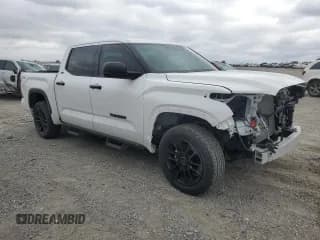 ✅ 2022 Toyota Tundra SR5 • VIN: 5TFLA5DB4NX037702 • Лот: 90833415. Опубликован ранее на Copart с пробегом 13 123 миль. Бесплатный доступ к архиву аукционных продаж из США и подробный отчёт об истории автомобиля на DreamBid. Изображение 4.
