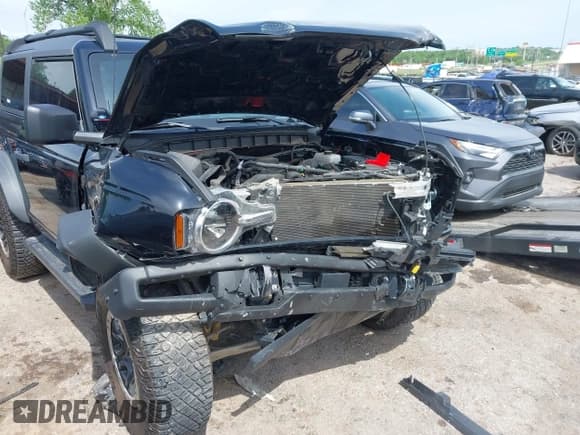 ✅ 2021 Ford Bronco • VIN: 1FMDE5CHXMLA64063 • Lot: 41944864. Wystawiony na IAAI z przebiegiem 30 109 mil. Bezpłatny archiwum sprzedaży aukcyjnych z USA i szczegółowy raport historii pojazdu na DreamBid. Zdjęcie 6.