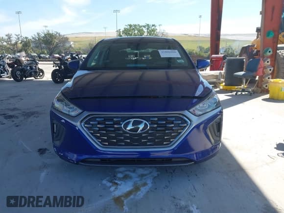 ✅ 2020 Hyundai Ioniq Blue • VIN: KMHC65LC8LU241795 • Lot: 41806566. Wystawiony na IAAI z przebiegiem 63 774 mil. Bezpłatny archiwum sprzedaży aukcyjnych z USA i szczegółowy raport historii pojazdu na DreamBid. Zdjęcie 12.