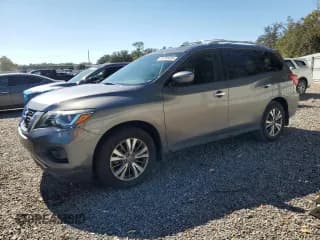 ✅ 2020 Nissan Pathfinder S • VIN: 5N1DR2AN8LC592596 • Lot: 91058495. Wystawiony na Copart z przebiegiem 91 101 mil. Bezpłatny archiwum sprzedaży aukcyjnych z USA i szczegółowy raport historii pojazdu na DreamBid. Zdjęcie 1.