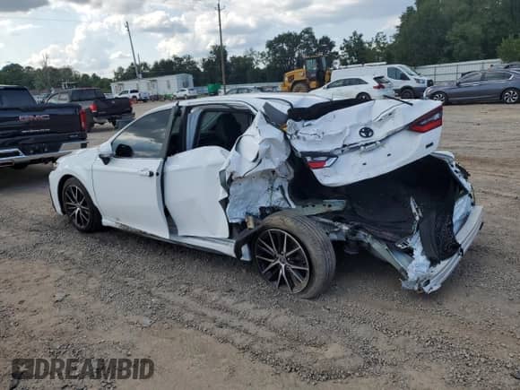 2024 Toyota Camry SE with VIN 4T1G11AK1RU260216, listed as a Copart auction lot 71210325 with 16,835 mi miles and Salvage title. Bid and sale history available at DreamBid. Image 2.