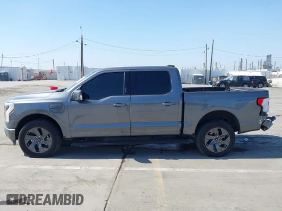 ✅ 2023 Ford F-150 Lightning Pro • VIN: 1FTVW1EV9PWG13112 • Lot: 42537083. Listed on IAAI with 72,691 mi. Free auction sales archive from the USA and detailed vehicle history report at DreamBid. Image 14.