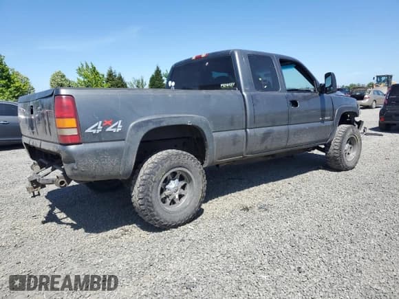 ✅ 2002 Chevrolet Silverado 2500HD LS • VIN: 1GCHK29U12E136559 • Lot: 59023365. Wystawiony na Copart z przebiegiem 274 974 mil. Bezpłatny archiwum sprzedaży aukcyjnych z USA i szczegółowy raport historii pojazdu na DreamBid. Zdjęcie 3.