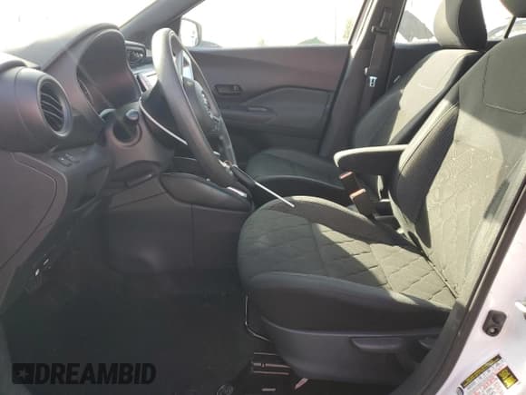 ✅ 2018 Nissan Kicks S • VIN: 3N1CP5CU6JL507075 • Лот: 90231105. Опубликован ранее на Copart с пробегом 56 245 миль. Бесплатный доступ к архиву аукционных продаж из США и подробный отчёт об истории автомобиля на DreamBid. Изображение 7.