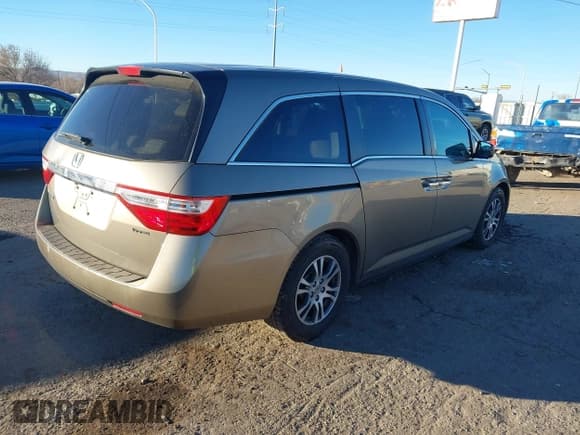 ✅ 2013 Honda Odyssey EX • VIN: 5FNRL5H49DB024582 • Lot: 43875807. Listed on IAAI with 111,799 mi. Free auction sales archive from the USA and detailed vehicle history report at DreamBid. Image 4.
