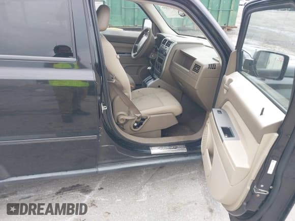 ✅ 2007 Jeep Patriot Sport • VIN: 1J8FF28W27D345278 • Lot: 41971857. Listed on IAAI with 167,460 mi. Free auction sales archive from the USA and detailed vehicle history report at DreamBid. Image 5.