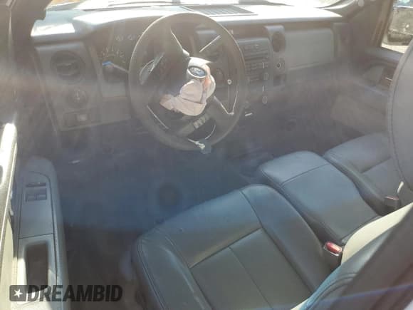 ✅ 2014 Ford F-150 XL • VIN: 1FTMF1EM3EFA34925 • Lot: 84563965. Wystawiony na Copart z przebiegiem 116 803 mil. Bezpłatny archiwum sprzedaży aukcyjnych z USA i szczegółowy raport historii pojazdu na DreamBid. Zdjęcie 8.