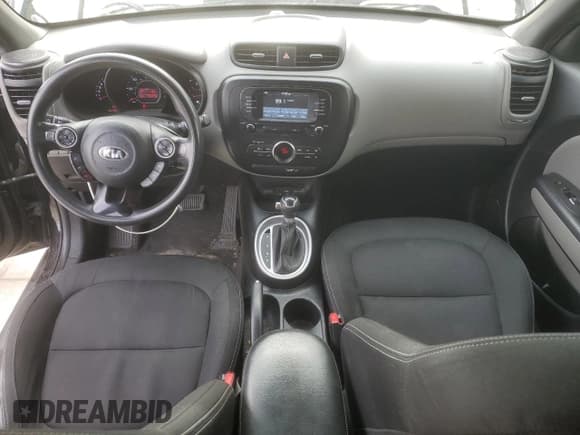 ✅ 2017 Kia Soul + • VIN: KNDJP3A52H7449405 • Lot: 93320525. Wystawiony na Copart z przebiegiem 179 073 mil. Bezpłatny archiwum sprzedaży aukcyjnych z USA i szczegółowy raport historii pojazdu na DreamBid. Zdjęcie 8.