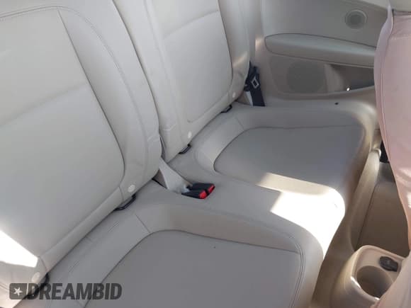 ✅ 2014 Volkswagen Beetle 2.0L TDI w/Sun/Sound/Nav • VIN: 3VWJL7AT6EM634671 • Лот: 42921278. Опубликован ранее на IAAI с пробегом 48 985 миль. Бесплатный доступ к архиву аукционных продаж из США и подробный отчёт об истории автомобиля на DreamBid. Изображение 8.