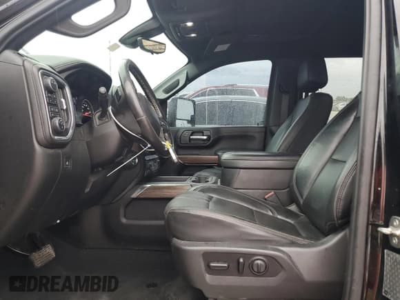 ✅ 2020 Chevrolet Silverado 2500HD High Country • VIN: 1GC4YREY0LF313628 • Лот: 82348425. Опубликован ранее на Copart с пробегом 84 165 миль. Бесплатный доступ к архиву аукционных продаж из США и подробный отчёт об истории автомобиля на DreamBid. Изображение 7.