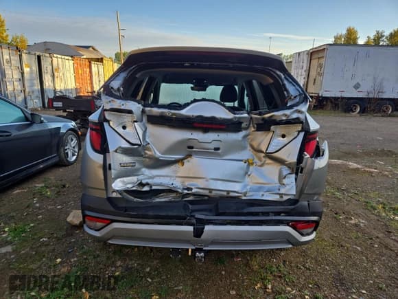 ✅ 2025 Hyundai Tucson SEL • VIN: 5NMJBCDE7SH441908 • Lot: 81630305. Wystawiony na Copart z przebiegiem 13 942 mil. Bezpłatny archiwum sprzedaży aukcyjnych z USA i szczegółowy raport historii pojazdu na DreamBid. Zdjęcie 6.