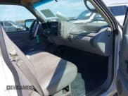 ✅ 1996 GMC Sierra 1500 • VIN: 1GTGC33R4TF018147 • Lot: 41612770. Wystawiony na IAAI z przebiegiem 106 443 mil. Bezpłatny archiwum sprzedaży aukcyjnych z USA i szczegółowy raport historii pojazdu na DreamBid. Zdjęcie 5.