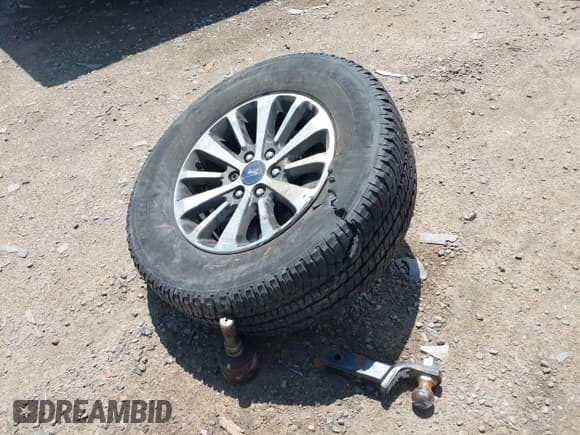 ✅ 2015 Ford Expedition Max XLT • VIN: 1FMJK1JT2FEF43645 • Lot: 42499370. Listed on IAAI with 142,206 mi. Free auction sales archive from the USA and detailed vehicle history report at DreamBid. Image 12.