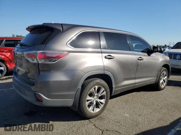 ✅ 2014 Toyota Highlander LE • VIN: 5TDBKRFH4ES028389 • Lot: 82731645. Wystawiony na Copart z przebiegiem 190 228 mil. Bezpłatny archiwum sprzedaży aukcyjnych z USA i szczegółowy raport historii pojazdu na DreamBid. Zdjęcie 3.