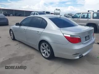 ✅ 2007 BMW 5 Series 550i • VIN: WBANB535X7CP06810 • Lot: 43306627. Wystawiony na IAAI z przebiegiem 172 350 mil. Bezpłatny archiwum sprzedaży aukcyjnych z USA i szczegółowy raport historii pojazdu na DreamBid. Zdjęcie 3.