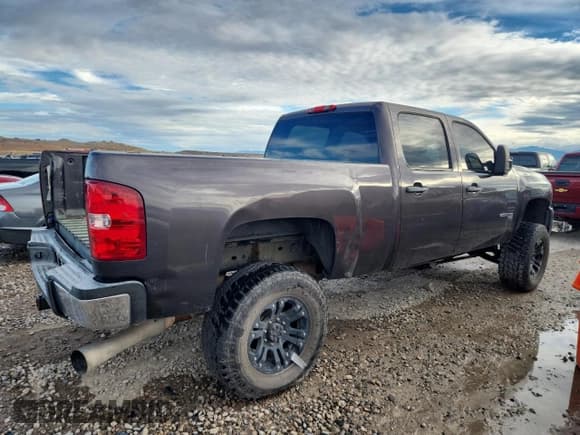 ✅ 2010 Chevrolet Silverado 2500HD LT • VIN: 1GC4KXB66AF133737 • Лот: 84300895. Опубликован ранее на Copart с пробегом Не указан. Бесплатный доступ к архиву аукционных продаж из США и подробный отчёт об истории автомобиля на DreamBid. Изображение 3.