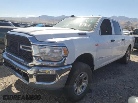 ✅ 2021 Ram 2500 Tradesman • VIN: 3C6UR5CJ5MG679913 • Lot: 80923905. Wystawiony na Copart z przebiegiem 82 352 mil. Bezpłatny archiwum sprzedaży aukcyjnych z USA i szczegółowy raport historii pojazdu na DreamBid. Zdjęcie 1.