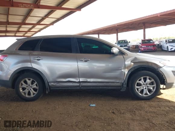 ✅ 2011 Mazda CX-9 Sport • VIN: JM3TB2BA3B0318021 • Lot: 43171570. Wystawiony na IAAI z przebiegiem 202 936 mil. Bezpłatny archiwum sprzedaży aukcyjnych z USA i szczegółowy raport historii pojazdu na DreamBid. Zdjęcie 6.