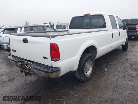 ✅ 2001 Ford F-350 • VIN: 3FTSW30S81MA57801 • Lot: 43806662. Wystawiony na IAAI z przebiegiem 184 408 mil. Bezpłatny archiwum sprzedaży aukcyjnych z USA i szczegółowy raport historii pojazdu na DreamBid. Zdjęcie 4.