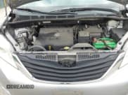 ✅ 2012 Toyota Sienna LE • VIN: 5TDKK3DC5CS201628 • Lot: 43640805. Wystawiony na IAAI z przebiegiem 104 449 mil. Bezpłatny archiwum sprzedaży aukcyjnych z USA i szczegółowy raport historii pojazdu na DreamBid. Zdjęcie 10.