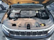 ✅ 2023 Jeep Wagoneer Series III • VIN: 1C4SJSDP6PS503197 • Lot: 41888325. Wystawiony na Copart z przebiegiem 8 669 mil. Bezpłatny archiwum sprzedaży aukcyjnych z USA i szczegółowy raport historii pojazdu na DreamBid. Zdjęcie 12.