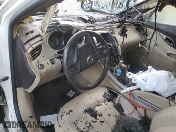 ✅ 2011 Buick LaCrosse CXL • VIN: 1G4GC5ED1BF173276 • Lot: 90822765. Wystawiony na Copart z przebiegiem Nie podano. Bezpłatny archiwum sprzedaży aukcyjnych z USA i szczegółowy raport historii pojazdu na DreamBid. Zdjęcie 8.