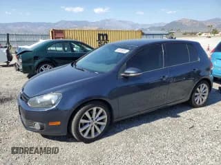 ✅ 2014 Volkswagen Golf TDI • VIN: WVWDM7AJXEW000355 • Lot: 56338005. Wystawiony na Copart z przebiegiem 215 369 mil. Bezpłatny archiwum sprzedaży aukcyjnych z USA i szczegółowy raport historii pojazdu na DreamBid. Zdjęcie 1.