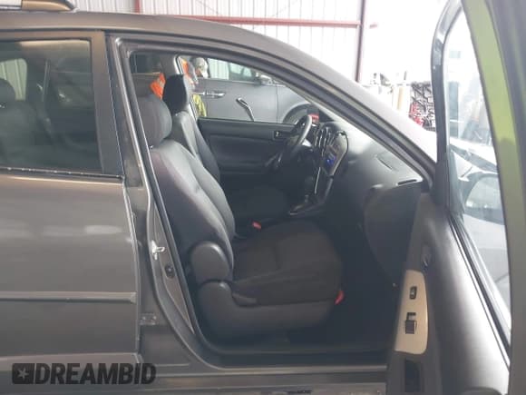 ✅ 2005 Pontiac Vibe • VIN: 5Y2SL63815Z463773 • Лот: 43761383. Опубликован ранее на IAAI с пробегом 299 999 миль. Бесплатный доступ к архиву аукционных продаж из США и подробный отчёт об истории автомобиля на DreamBid. Изображение 5.
