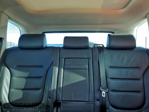 ✅ 2016 Volkswagen Touareg Sport • VIN: WVGEP9BP4GD005295 • Lot: 93903195. Wystawiony na Copart z przebiegiem 120 875 mil. Bezpłatny archiwum sprzedaży aukcyjnych z USA i szczegółowy raport historii pojazdu na DreamBid. Zdjęcie 10.