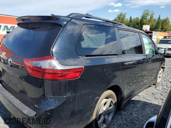 ✅ 2020 Toyota Sienna LE Auto Access Seat • VIN: 5TDKZ3DC6LS080829 • Lot: 68847735. Listed on Copart with Not provided. Free auction sales archive from the USA and detailed vehicle history report at DreamBid. Image 3.