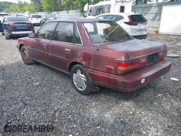 ✅ 1988 Toyota Camry LE • VIN: JT2SV22E8J0149068 • Lot: 42342495. Wystawiony na IAAI z przebiegiem 228 670 mil. Bezpłatny archiwum sprzedaży aukcyjnych z USA i szczegółowy raport historii pojazdu na DreamBid. Zdjęcie 3.