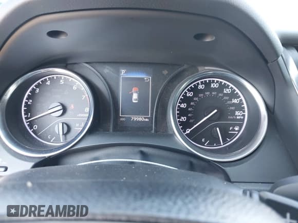 ✅ 2020 Toyota Camry SE • VIN: 4T1G11AK2LU334217 • Lot: 43136293. Wystawiony na IAAI z przebiegiem 79 980 mil. Bezpłatny archiwum sprzedaży aukcyjnych z USA i szczegółowy raport historii pojazdu na DreamBid. Zdjęcie 7.