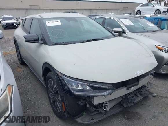 ✅ 2022 Kia EV6 Wind • VIN: KNDC34LA8N5047206 • Лот: 41922480. Опубликован ранее на IAAI с пробегом 22 414 миль. Бесплатный доступ к архиву аукционных продаж из США и подробный отчёт об истории автомобиля на DreamBid. Изображение 1.