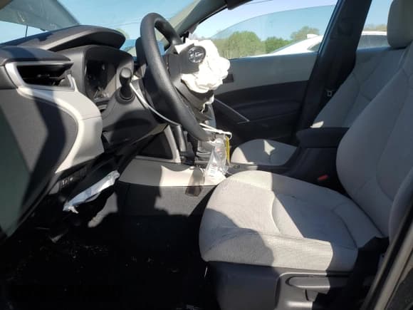 ✅ 2024 Toyota Corolla Cross L • VIN: 7MUAAAAG8RV101872 • Lot: 52516025. Wystawiony na Copart z przebiegiem 16 898 mil. Bezpłatny archiwum sprzedaży aukcyjnych z USA i szczegółowy raport historii pojazdu na DreamBid. Zdjęcie 7.