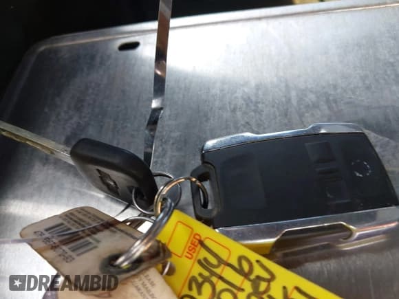 ✅ 2016 Chevrolet Silverado 1500 LT • VIN: 3GCUKREC4GG162593 • Lot: 42292458. Wystawiony na IAAI z przebiegiem 141 619 mil. Bezpłatny archiwum sprzedaży aukcyjnych z USA i szczegółowy raport historii pojazdu na DreamBid. Zdjęcie 11.