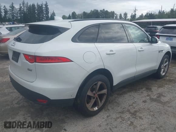 ✅ 2018 Jaguar F-Pace 20d Premium • VIN: SADCJ2FN6JA256684 • Лот: 42910196. Опубликован ранее на IAAI с пробегом 88 608 миль. Бесплатный доступ к архиву аукционных продаж из США и подробный отчёт об истории автомобиля на DreamBid. Изображение 4.