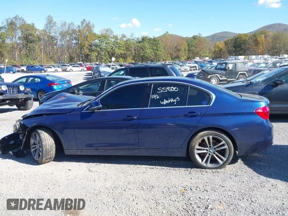 ✅ 2017 BMW 3 Series 330i xDrive • VIN: WBA8D9C33HA005858 • Lot: 43509690. Listed on IAAI with 144,289 mi. Free auction sales archive from the USA and detailed vehicle history report at DreamBid. Image 15.