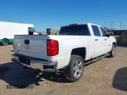 ✅ 2018 Chevrolet Silverado 1500 LT • VIN: 3GCPCREC6JG482791 • Lot: 43519455. Wystawiony na IAAI z przebiegiem 174 730 mil. Bezpłatny archiwum sprzedaży aukcyjnych z USA i szczegółowy raport historii pojazdu na DreamBid. Zdjęcie 4.