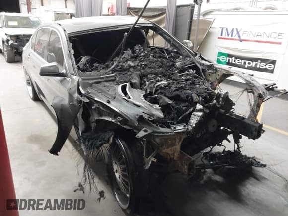 ✅ 2012 BMW 7 Series 750Li • VIN: WBAKB8C54CC963461 • Lot: 40535337. Wystawiony na IAAI z przebiegiem Nie podano. Bezpłatny archiwum sprzedaży aukcyjnych z USA i szczegółowy raport historii pojazdu na DreamBid. Zdjęcie 1.