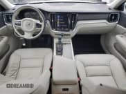 ✅ 2021 Volvo V60 • VIN: YV4102WK7M1078426 • Lot: 63645835. Wystawiony na Copart z przebiegiem 20 759 mil. Bezpłatny archiwum sprzedaży aukcyjnych z USA i szczegółowy raport historii pojazdu na DreamBid. Zdjęcie 8.