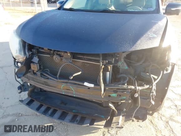 ✅ 2015 Nissan Rogue SL • VIN: 5N1AT2MV8FC763948 • Lot: 43492030. Wystawiony na IAAI z przebiegiem 160 209 mil. Bezpłatny archiwum sprzedaży aukcyjnych z USA i szczegółowy raport historii pojazdu na DreamBid. Zdjęcie 6.