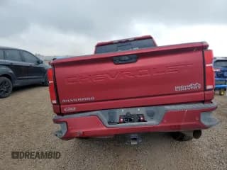 ✅ 2025 Chevrolet Silverado 2500 • VIN: 1GC4KREY4SF133181 • Lot: 70013725. Wystawiony na Copart z przebiegiem 13 200 mil. Bezpłatny archiwum sprzedaży aukcyjnych z USA i szczegółowy raport historii pojazdu na DreamBid. Zdjęcie 6.