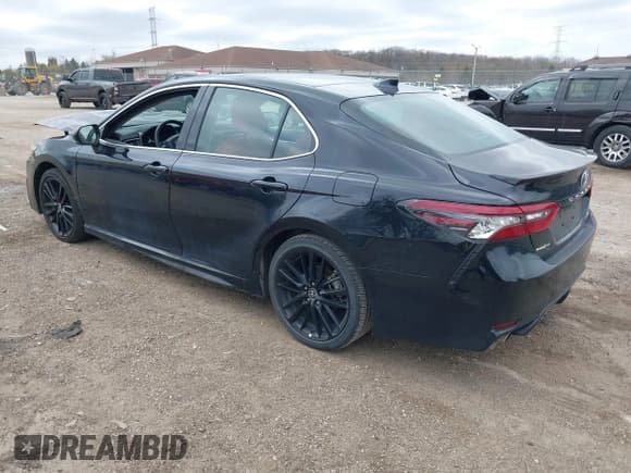 ✅ 2021 Toyota Camry XSE • VIN: 4T1K61AK9MU477727 • Lot: 42178145. Wystawiony na IAAI z przebiegiem 59 402 mil. Bezpłatny archiwum sprzedaży aukcyjnych z USA i szczegółowy raport historii pojazdu na DreamBid. Zdjęcie 3.