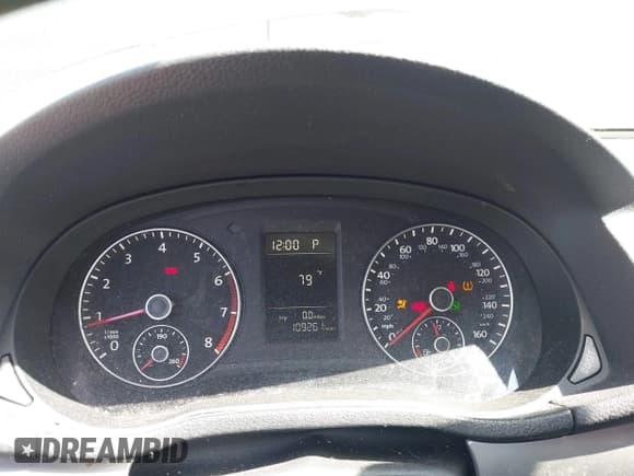 ✅ 2013 Volkswagen Passat S • VIN: 1VWAP7A38DC083633 • Lot: 43045976. Wystawiony na IAAI z przebiegiem 109 261 mil. Bezpłatny archiwum sprzedaży aukcyjnych z USA i szczegółowy raport historii pojazdu na DreamBid. Zdjęcie 7.