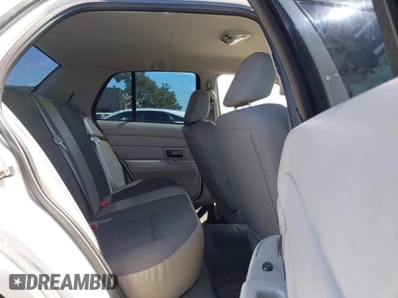 ✅ 2003 Ford Police Interceptor Street Appear • VIN: 2FAHP71W83X210044 • Lot: 42360011. Listed on IAAI with 183,569 mi. Free auction sales archive from the USA and detailed vehicle history report at DreamBid. Image 8.