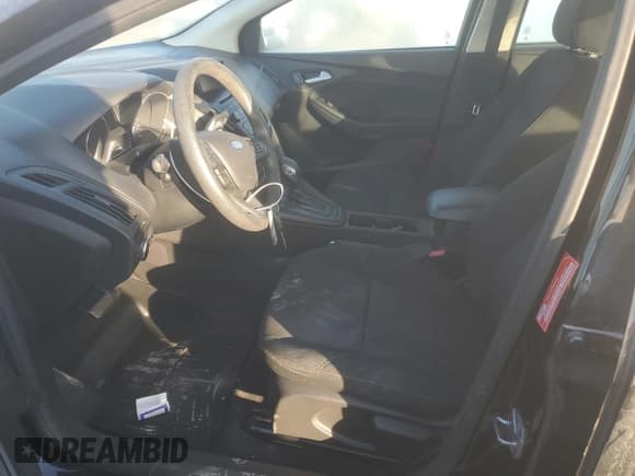 ✅ 2017 Ford Focus SE • VIN: 1FADP3FE6HL290066 • Lot: 93139745. Wystawiony na Copart z przebiegiem 48 081 mil. Bezpłatny archiwum sprzedaży aukcyjnych z USA i szczegółowy raport historii pojazdu na DreamBid. Zdjęcie 7.