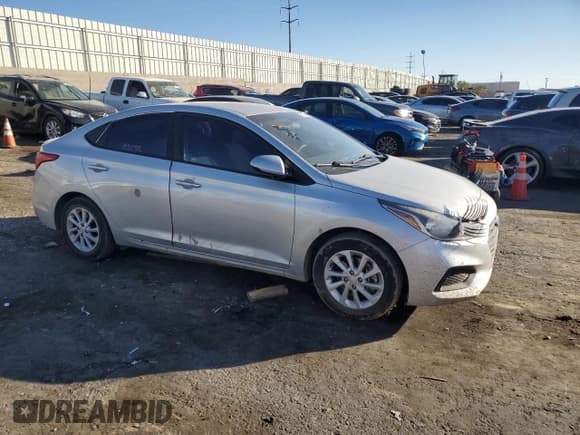 ✅ 2018 Hyundai Accent SEL • VIN: 3KPC24A34JE025886 • Лот: 77637424. Опубликован ранее на Copart с пробегом 98 212 миль. Бесплатный доступ к архиву аукционных продаж из США и подробный отчёт об истории автомобиля на DreamBid. Изображение 4.